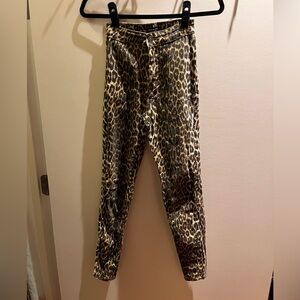 Hammer Jeans Cheetah print skinny pants
Size 3